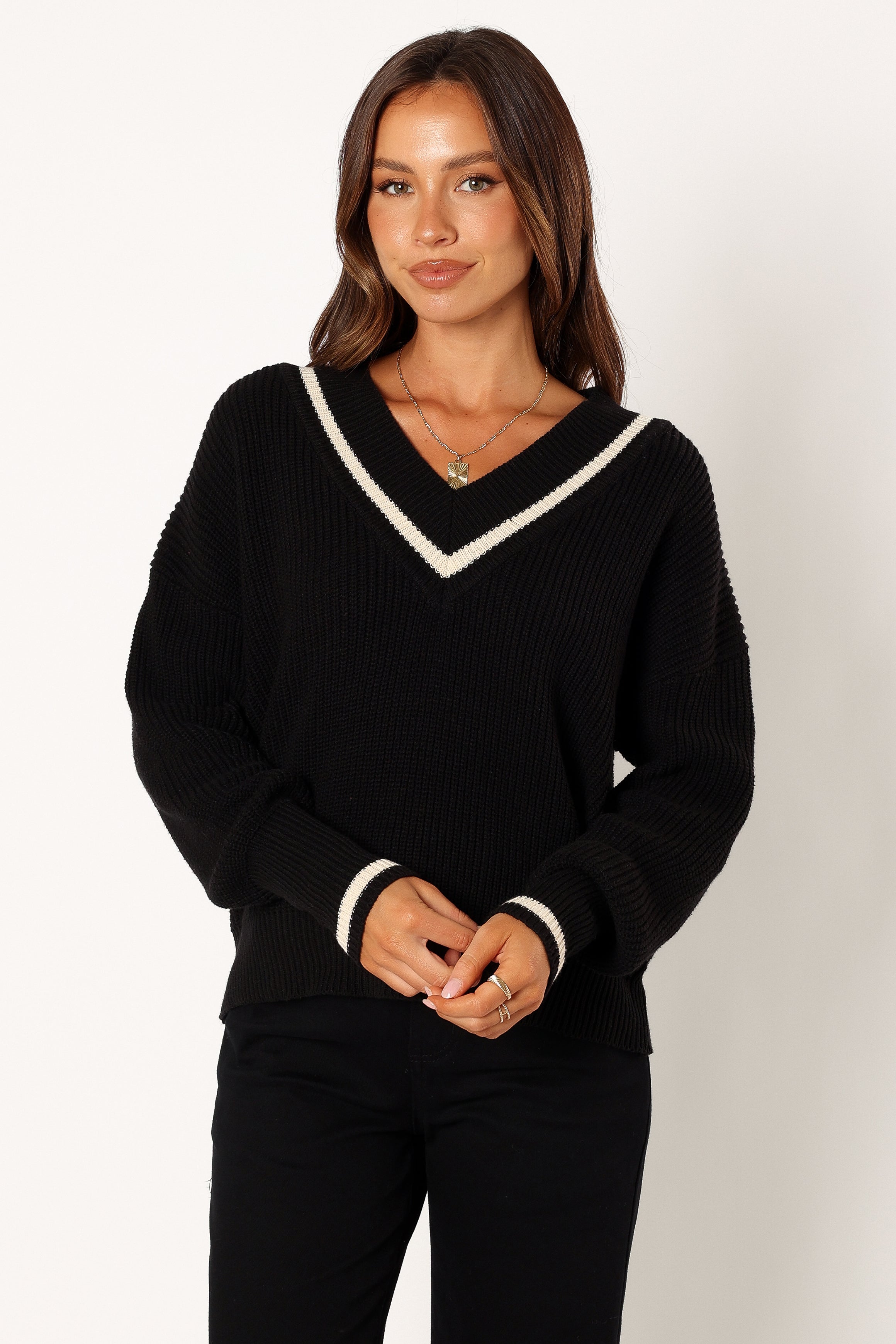 Dominique Contrast Vneck Knit Sweater - Black/Cream